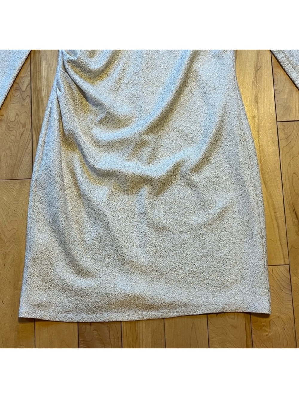 Shoshanna English Breakfast
Dress Long-Sleeved Side-Ruched Metallic Gold Ivory 8 - Picture 3 of 13